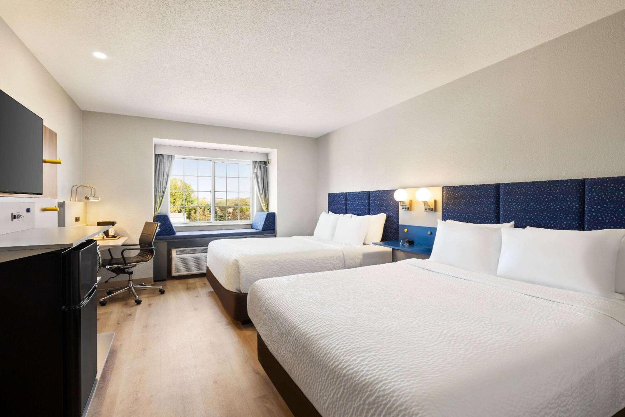Microtel Inn & Suites By Wyndham New Ulm Екстер'єр фото