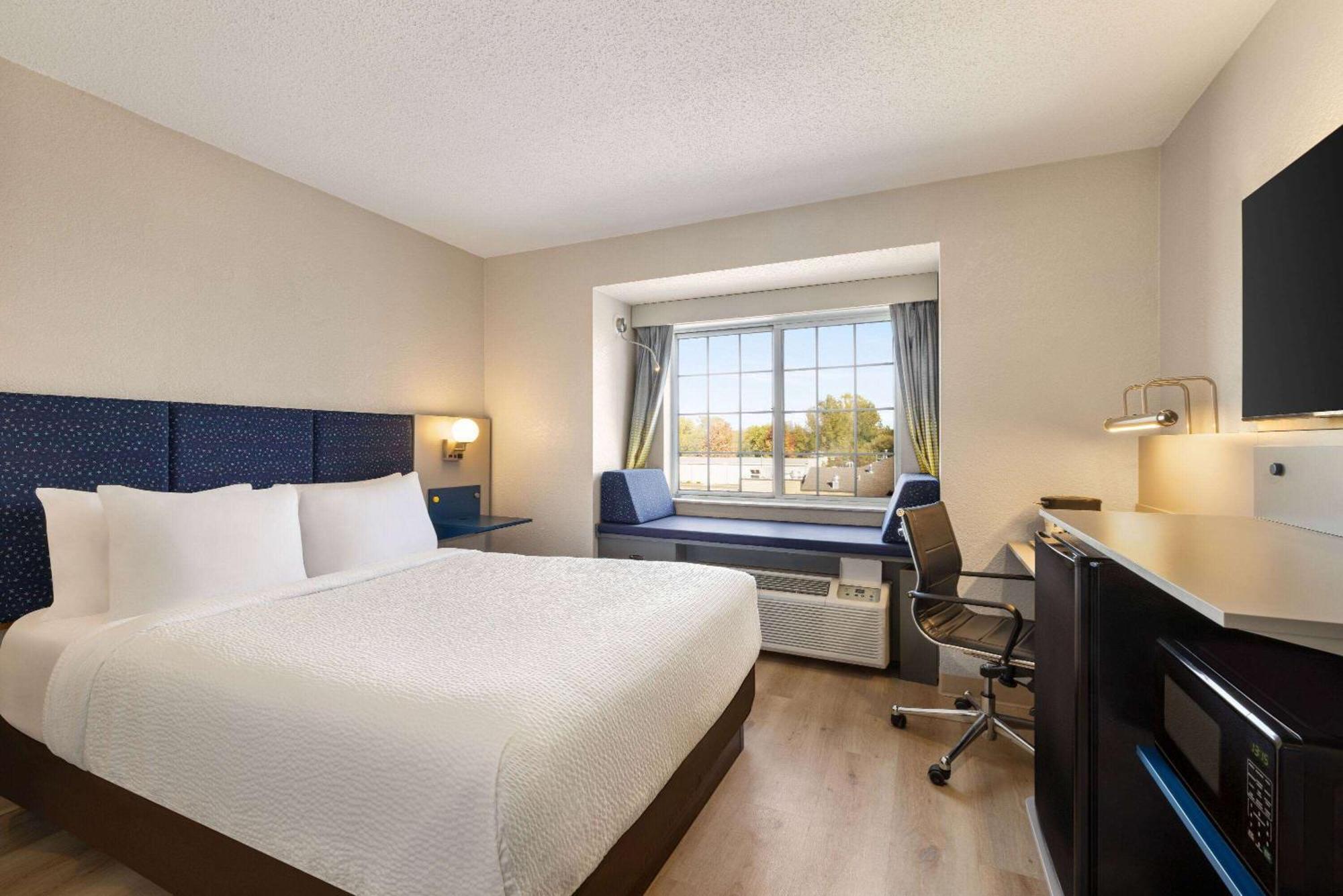 Microtel Inn & Suites By Wyndham New Ulm Екстер'єр фото